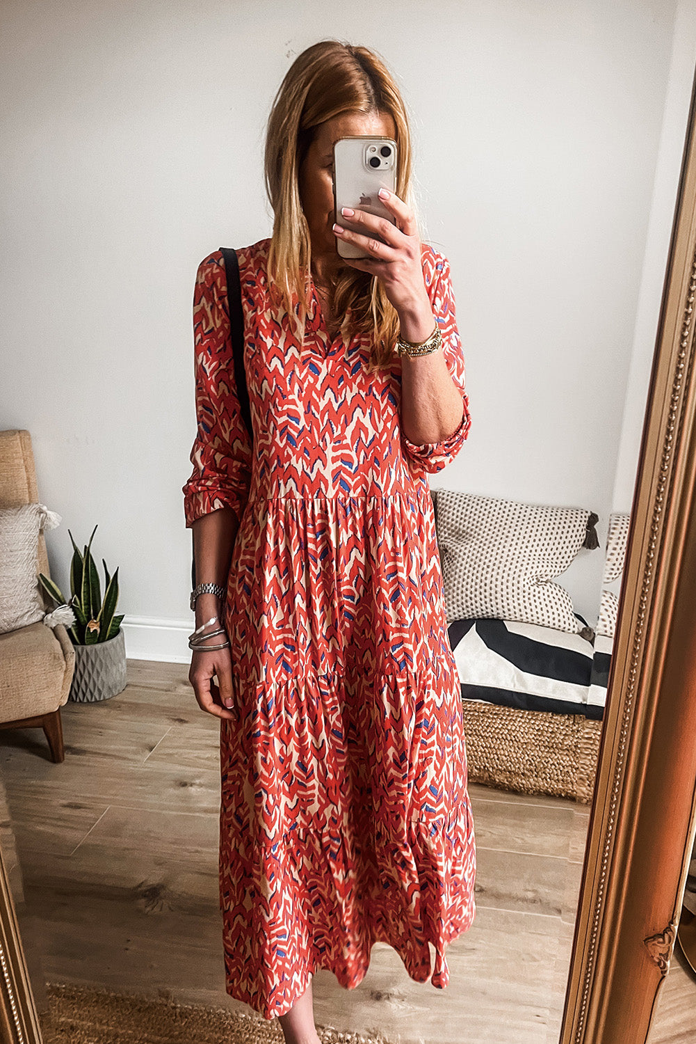 Geplooide Maxi Jurk met V-Hals en Abstracte Print