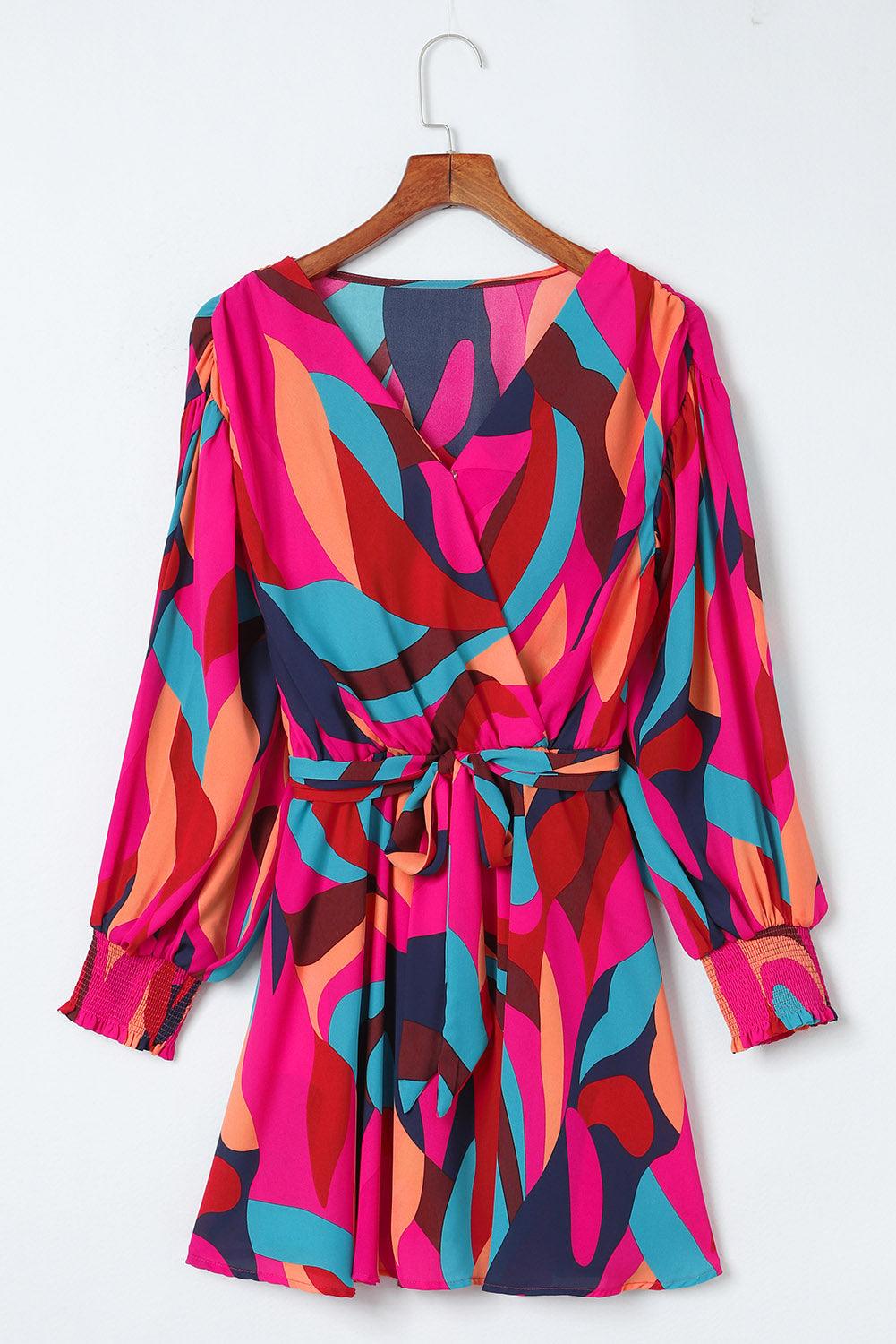 Abstract Gedessineerde Mini-Jurk met Riem en Pofmouwen - Mini Dresses - Jurkjes.co