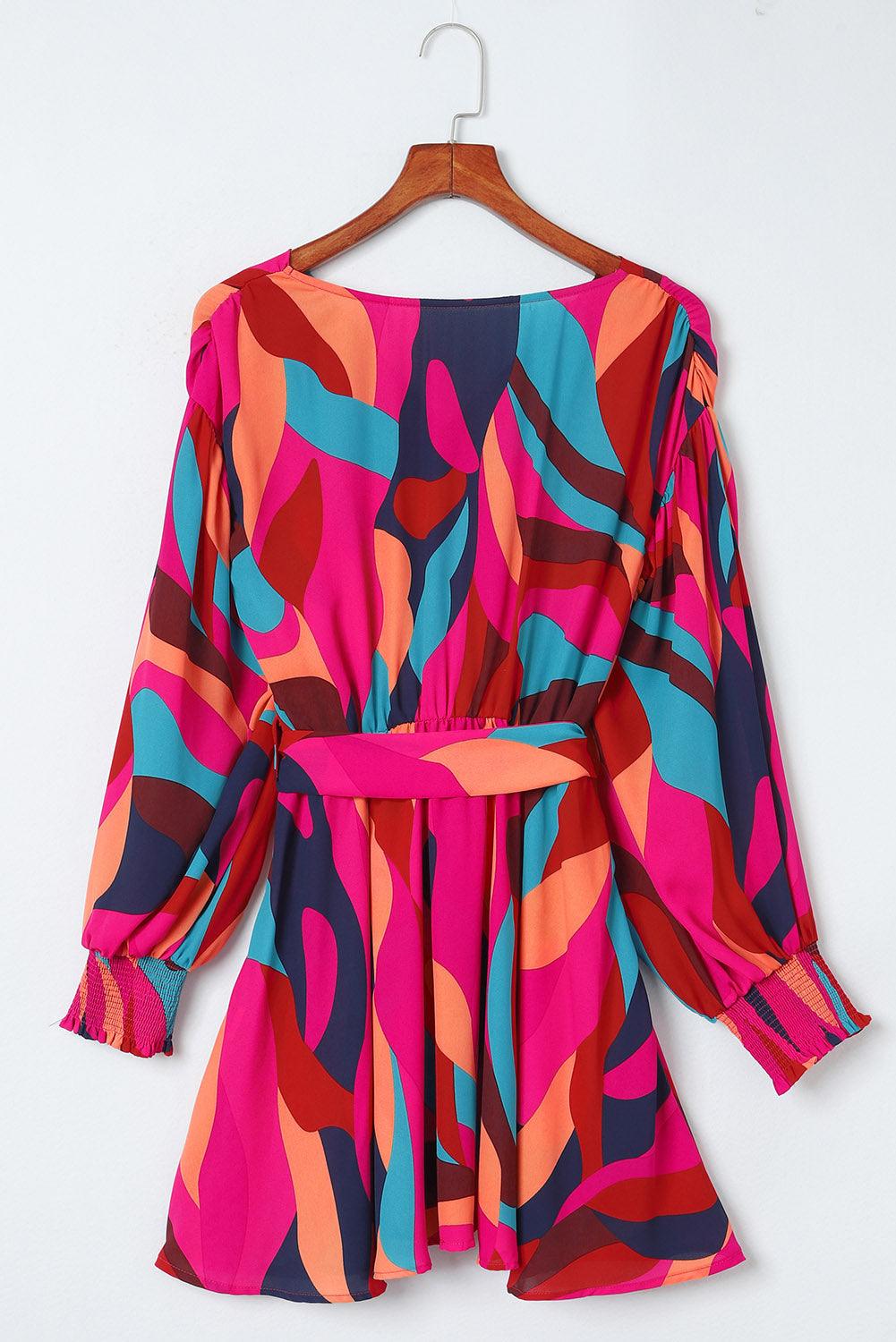 Abstract Gedessineerde Mini-Jurk met Riem en Pofmouwen - Mini Dresses - Jurkjes.co