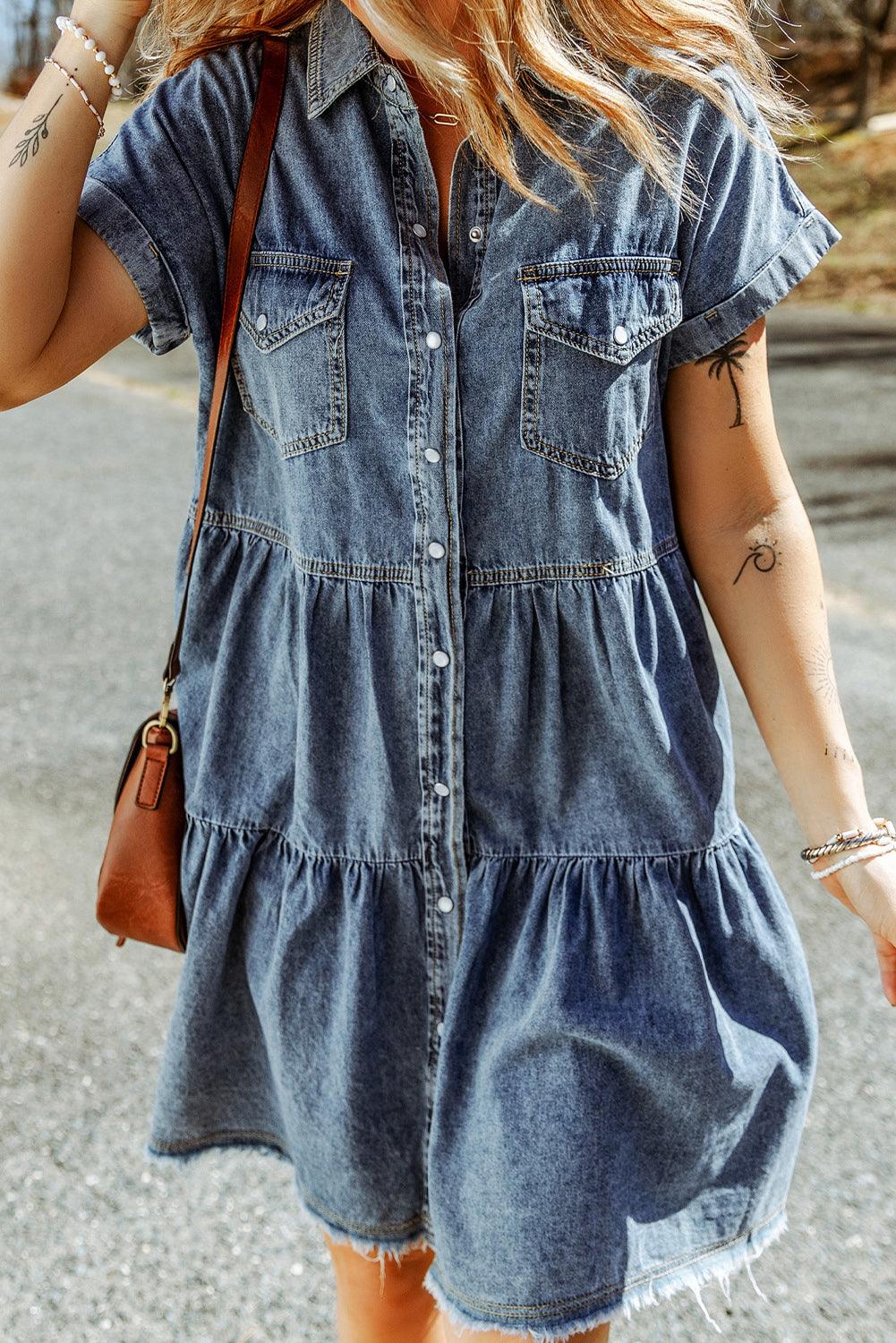 Knoopsluiting Denim Jurk met Rafelzak - Mini Dresses - Jurkjes.co