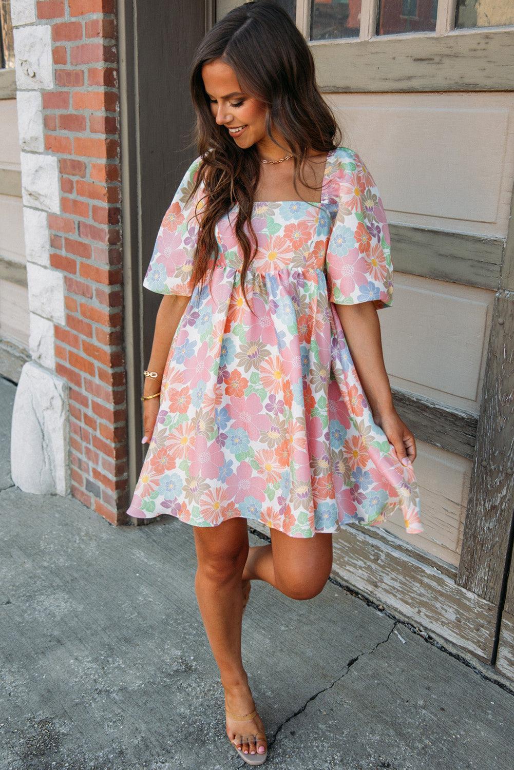 Zomerse Bloemen Babydoll Jurk met Pofmouwen - Floral Dresses - Jurkjes.co